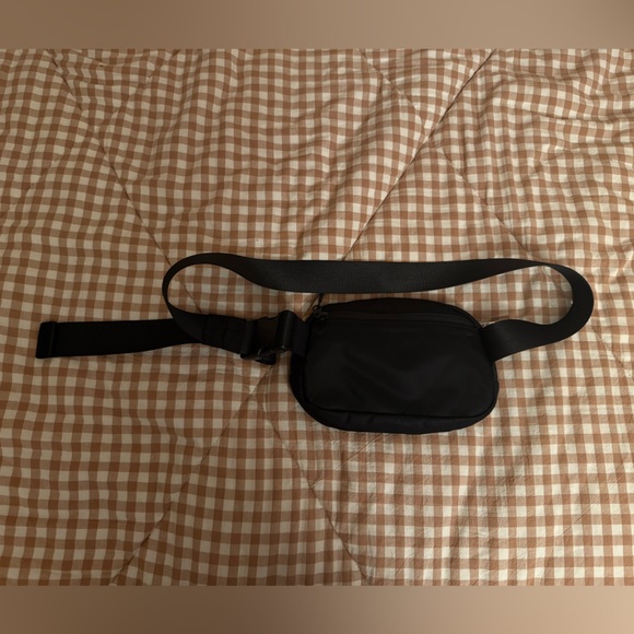 lululemon athletica Black Belt Bag - Picture 3 of 3